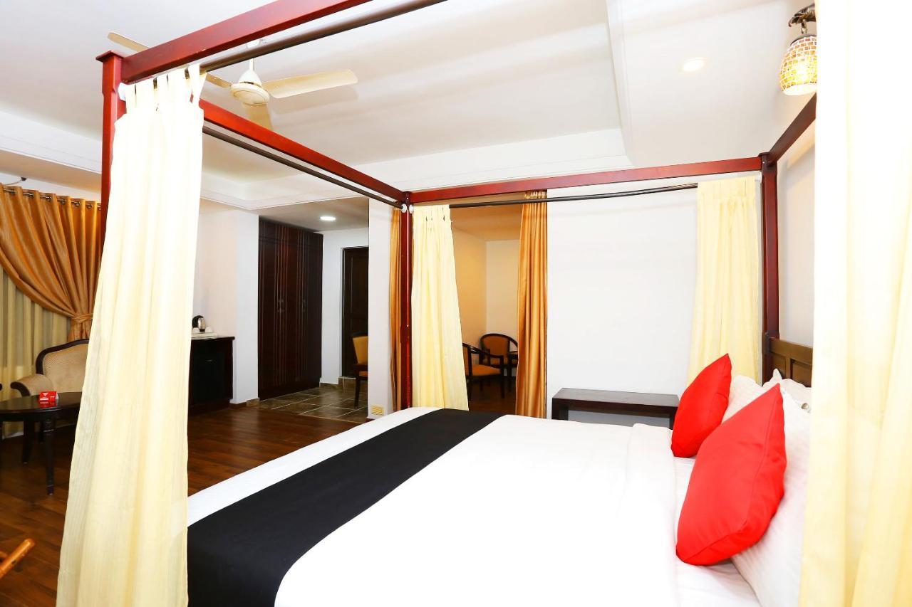 แคปิตัล โอ 37763 ไบรท์ เฮอริเทจ Hotel Kochi ภายนอก รูปภาพ