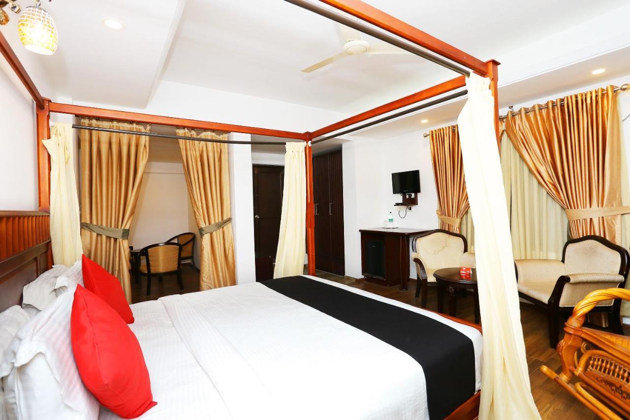 แคปิตัล โอ 37763 ไบรท์ เฮอริเทจ Hotel Kochi ภายนอก รูปภาพ